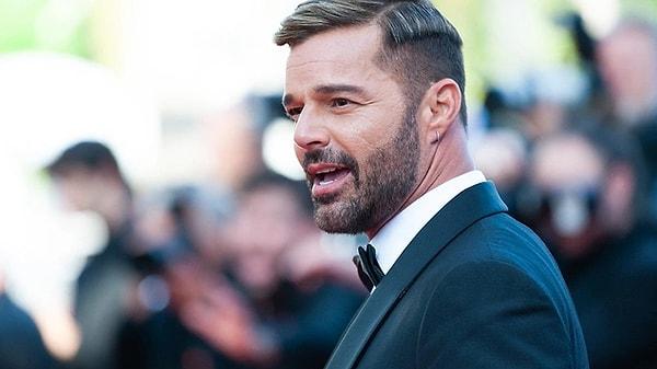 13. Latin popunun efsanevi ismi Ricky Martin, bir dergiye verdiği röportajda sahip olduğu fetişi itiraf etti.