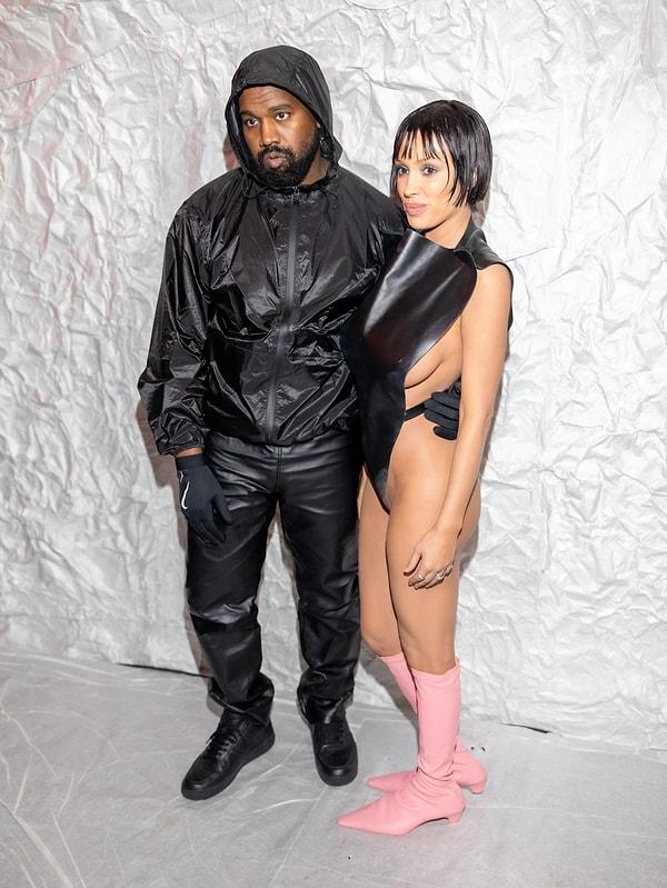 Censori - West çifti en son moda haftasındaki kombinleriyle kendisini davet edenleri bin pişman etmişti...