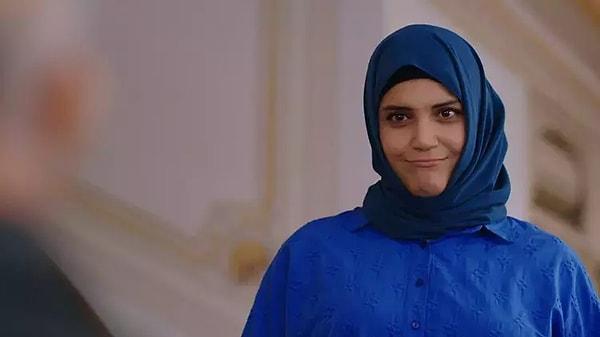 Şimdilerde 'Kızılcık Şerbeti' dizisinde Nilay rolüyle kariyerinin zirvesini yaşayan Feyza Civelek her bölüm izleyiciye ya sinir krizi geçirtiyor ya da kahkaha krizine sokuyor.
