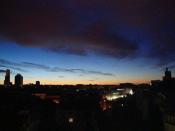 Bonus: Sabah saatlerinde gökyüzünün aldığı bu rengin tam adını biliyor musun? 😐