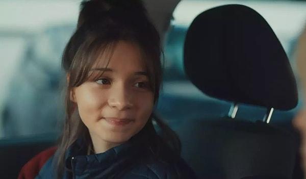 Dizide Mira karakterine hayat veren genç oyuncu Nefise Esma Yılmaz'ı izleyenler zaten onun bir yerden tanıdık geldiği hissine kapılmıştır.