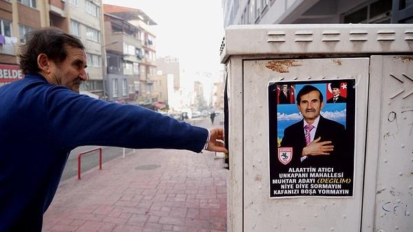 31 Mart'ta yapılacak olan yerel seçimlere sayılı günler kala Samsun’da 30 yıldır kumaşçılık yapan bir esnaf, birçok muhtar adayının afişinin bulunduğu mahallede muhtar adayı olmadığını duyurdu.