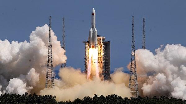 Çin 2024 yılında ulusal uzay programı dahilinde 100 fırlatış gerçekleştirmeyi hedefliyor. Bu anlamda 300'den fazla uydu ve araç uzaya taşınacak.