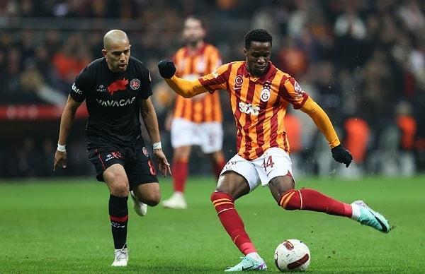 "Beşiktaş - Galatasaray derbisinde sonuç ne olur?" sorusuna hazır hale getirdiğimizde Gemini şöyle cevaplar verdi👇