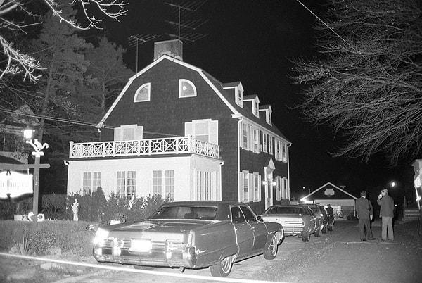 6. The Amityville Horror filmine konu olan cinayetin olay yerinden bir kare: