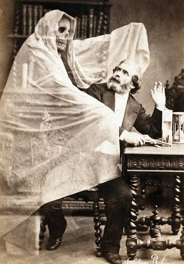 15. Bir ölüm meleğinin ziyaretini simgeleyen 1863 yılında çekilmiş bu fotoğraf:
