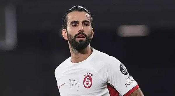 Sarı-kırmızılıların tecrübeli futbolcusu Sergio Oliveira'nın, Beşiktaş derbisine kısa bir süre kala kadro dışı bırakıldı.
