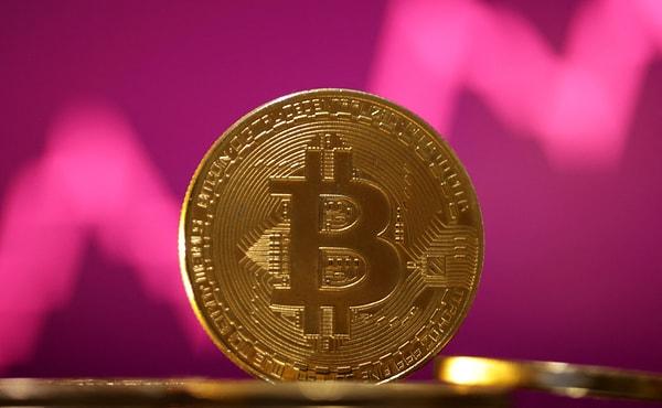 Bitcoin, bugün Kasım 2021'den bu yana ilk kez 64 bin doların üzerine çıkarak 65 bin 500 doları gördü ve yatırımcılarını heyecanlandırdı.