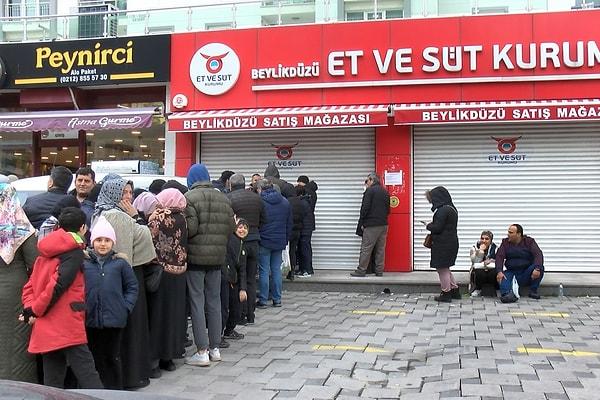 İstanbul'da ise kurumlara göre et fiyatları değişiyor. Et ve Süt Kurumu'nun 230 liraya satılan kıymanın kilosu marketlerde 412 liraya görülürken, kasaplarda da 600 liraya kadar çıkıyor.
