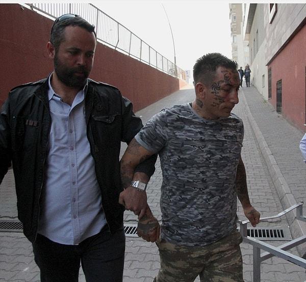 Arslan, daha önce 2 defa Cumhurbaşkanı Recep Tayyip Erdoğan'a hakaretten gözaltına alınmıştı.