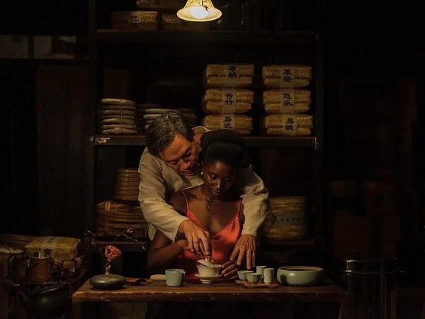 "Black Tea" revolves around Aya, a young woman from Ivory Coast, who boldly rejects an arranged marriage and embarks on a new life in the city of Guangzhou, China.
