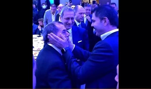 Ek olarak, Galatasaray Kulübü Başkanı Dursun Özbek ile İstanbul Büyükşehir Belediye Başkan Adayı Murat Kurum’un bir fotoğrafı da eleştirilmişti.