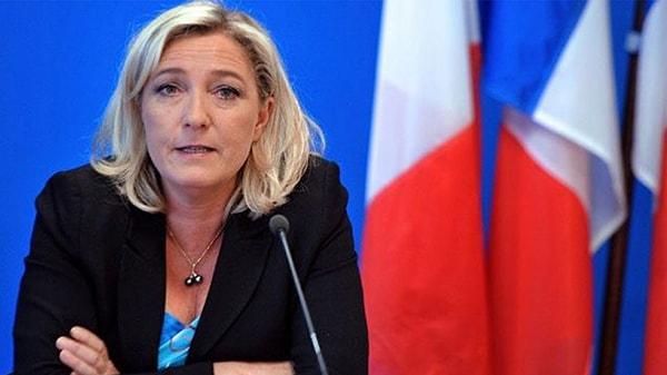 Ulusal Birlik Partisi lideri aşırı sağcı Marine Le Pen ise "Kürtaj hakkı ülkede zaten yasayla koruma altında. Macron bu yasayı tarihi bir zafer olarak gösterip abartıyor" dedi.