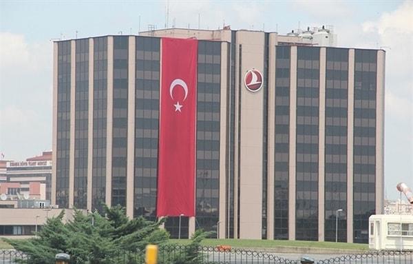 4. Türk Hava Yolları'nın 52 bin 414 çalışanı var.