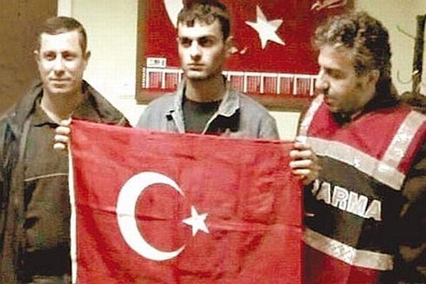 Agos Gazetesi Genel Yayın Yönetmeni Hrant Dink'i 19 Ocak 2007'de silahlı saldırıyla öldüren Ogün Samast için "Silahlı terör örgütüne üye olmamakla birlikte örgüt adına suç işlemek" suçundan 10 yıla kadar hapis istemiyle yargılandığı davada ilk kez ifade verdi.