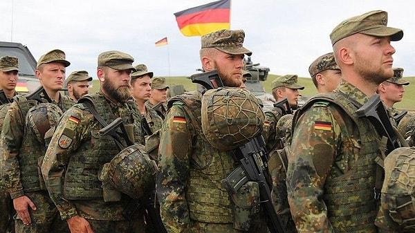 Almanya ve Rusya arasında yaşanan bu çatışma şimdilik teorik olarak tartışılıyor. Ancak Almanya, Taurus füzelerini Ukrayna'ya gönderirse bu pratik bir karşılık bulacak. Tarihsel olarak Almanya hiçbir savaşa müdahil olmak istemeyen bir ülke ama son yaşanan skandallardan sonra Alman askerinin savaşa gönderilip gönderilmeyeceği tamamen belirsiz.