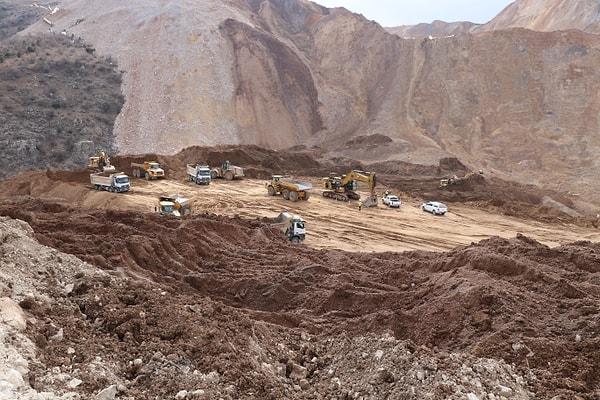 Erzincan'ın İliç ilçesinde Anagold şirketine ait Çöpler Altın Madeni'nin bulunduğu geniş bir alanda, 13 Şubat saat 13.00 sıralarında toprak kayması meydana gelmişti.