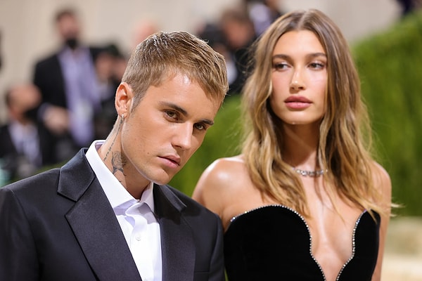 Dünyaca ünlü şarkıcı Justin Bieber ile evlendiğinden beri yakasını ne hayranlarından ne de yalan haberlerden kurtarabilen ünlü model Hailey Bieber bir gün yüzü görmedi desek yalan olmaz!