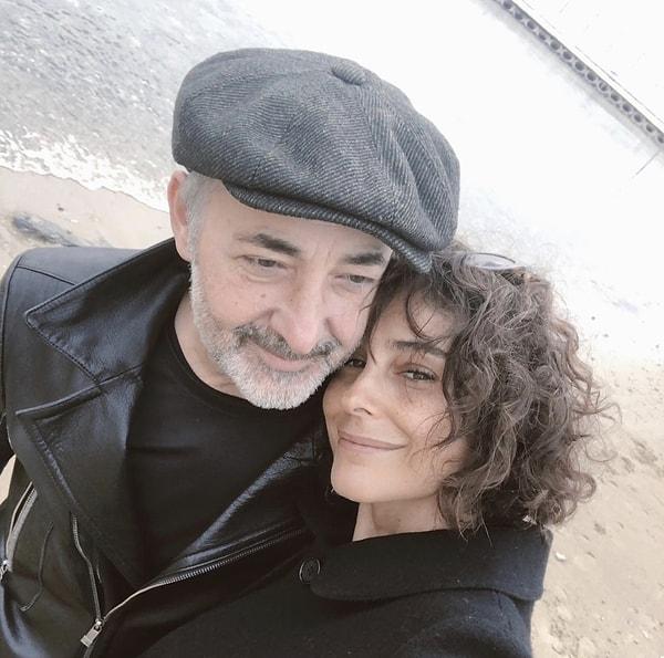 Oyuncu Mehmet Aslantuğ ile Arzum Onan, evlilikleriyle göz dolduran çiftlerden bir tanesiydi.