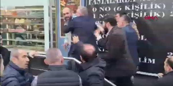 Meral Akşener'in Kartal Çınar Caddesi'ndeki ziyareti sırasında İYİ Partililer, cadde üzerinde Yeniden Refah Partisi'nin pankartını asmak isteyen kişiye tepki göstererek engel olmak istedi.