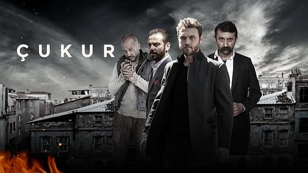 Pek çok kişi için gelmiş geçmiş en iyi Türk dizilerinden biri olarak görülen Çukur, 2017'de yayın hayatına başlamıştı.