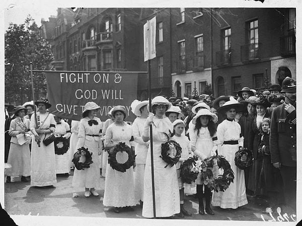 İlk Uluslararası Kadınlar Günü, 1911'de Avusturya, Danimarka, Almanya ve İsviçre'de kutlandı.