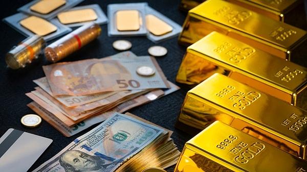 Ons altın 2.171,09 dolar ile yeni bir rekor kırarken, gram altın da 2 bin 230 liraya kadar çıktı.