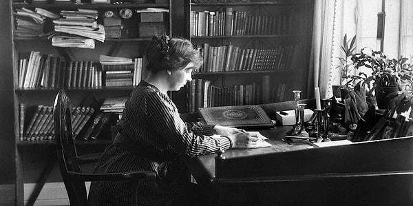 5. Sigrid Undset - 1928 Nobel Edebiyat Ödülü