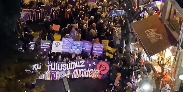 Feminist Gece Yürüyüşü, her sene olduğu gibi bu sene de 8 Mart'ta gerçekleşti. Yürüyüşe katılan kadınların hazırladığı pankartlar ise her zamanki gibi yine güne damga vurdu!