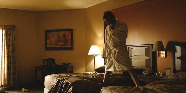 5. "Adam çıkış yaptığında yatağın her yerinde dışkı bulduk. Çarşafla kendini temizlemişti. Kusacaktım."
