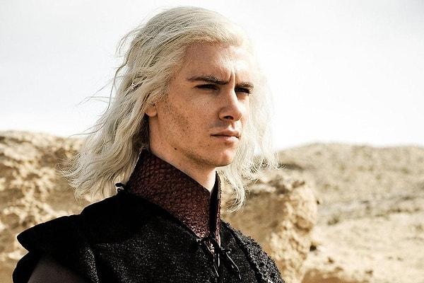 As brothers, most people expect there to be a bond between Viserys and Daenerys, especially since they are the last members of the Targaryen family and Decked out a lot together in their childhood, but this is not the case.