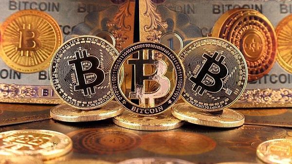Bitcoin fiyatı 71 bin doları aşarak 71 bin 455 dolarla tarihi zirvesini gördü.