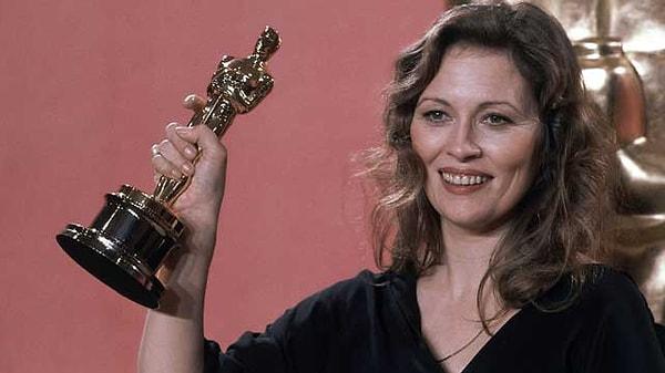 10. Faye Dunaway - Oscar: Network (1976) / Altın Ahududu: Mommie Dearest (1981)