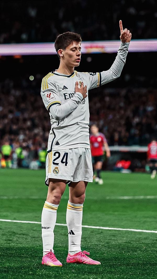 Dün gece ise Arda Güler, Real Madrid kariyerindeki ilk golünü attı. Hem de annesinin doğum gününde!