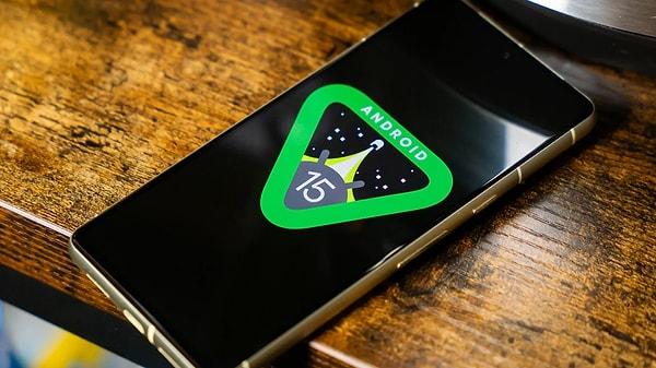 ABD merkezli teknoloji devi, yeni özelliği için şimdiden yayımladığı Android 14 QPR3 Beta 2 sürümüne  yeni bir "Uydu Mesajlaşma" sayfası ekledi.