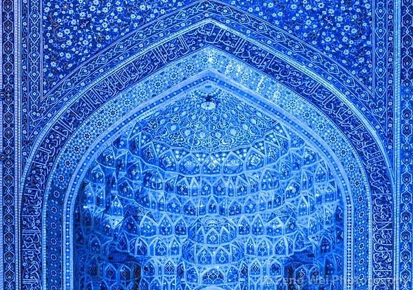 9. İran'ın Yezd şehrinin büyük, cemaat camisi olan Yezd Jameh Camii'nin döşemeleri. Camii, İlhanlı İmparatorluğu döneminde (1256-1335) inşa edilmiş olup günümüzde hala kullanılmaktadır.