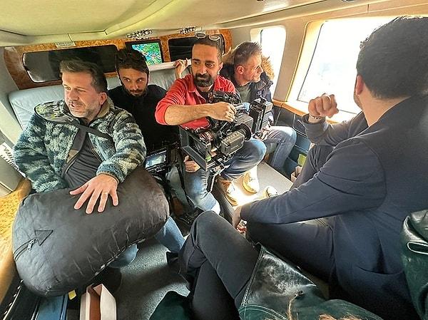 12. Sıla Türkoğlu ve Doğukan Güngör'ün başrolde yer aldığı Kızılcık Şerbeti'nin yönetmeni helikopter sahnesinin kamera arkası görüntüsünü paylaştı. İzleyiciler ise isyan etti.