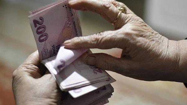 Yılda 2 kez bayram ikramiyesi alan emekliler, 2024 yılında toplam 6 bin lira ikramiye almış olacak.