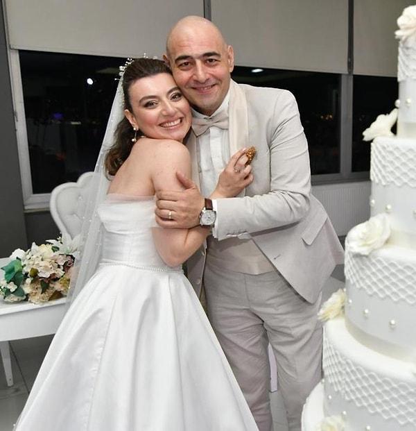 Cem Cücenoğlu ve sevgilisi Asude Karayavuz çifti Kadıköy Evlendirme Dairesi'nde yaptıkları nikahla dünyaevine girdi!