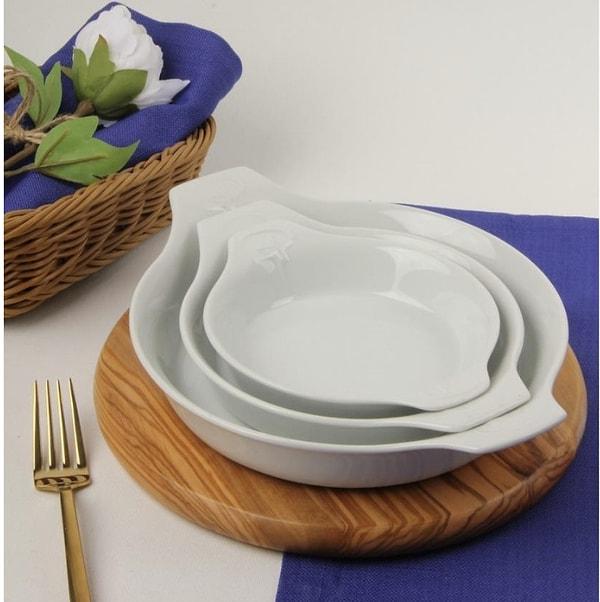 Porland Porselen'in 3 Parça Sahan Seti, mutfakta kullanım kolaylığı sağlayan bir ürün olarak öne çıkıyor.