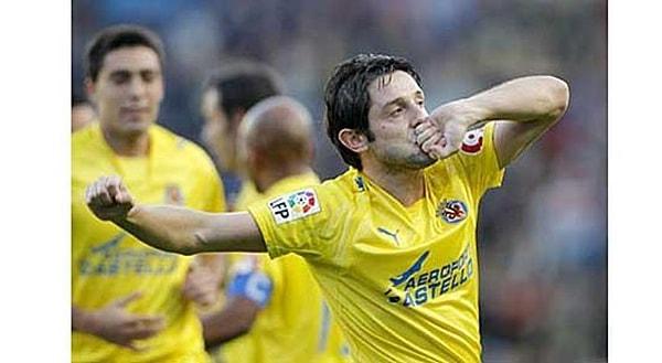 Nihat, San Sebastian'da geçirdiği unutulmaz yılların ardından İspanya'nın Güney'ine, Villareal'e transfer oldu. Sociedad'da yaşadığı başarıları yaşayamasa da bu kulüpte de başarılı maçlar çıkardı.