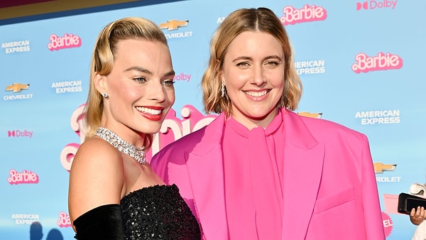 Barbie filminin yönetmeni Greta Gerwig ismi filmin elde ettiği başarıyla "en büyük açılış hasılatını elde eden kadın yönetmen" unvanını almaya hak kazanmıştı.