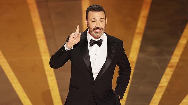 Hatta gecenin sunucusu Kimmel, "Sanırım daha önce hiç ödül töreni izlememişti. Görünüşe göre Amerika'daki herkes 'Ve Oscar'ı alan' lafına kadar nasıl olması gerektiğini biliyor ama Al bilmiyor" dedi.