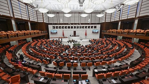 Dosyası bulunan milletvekilleri arasında Meclis Başkanvekili ve DEM Parti İstanbul Milletvekili Sırrı Süreyya Önder de bulunuyor.