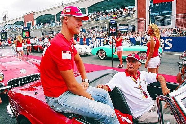 Ferhat Albayrak, Michael Schumacher'in ilk kez geldiği Türkiye'de taksiye bindiği ve taksiciden arabayı kullanmak istediği anları anlattı.