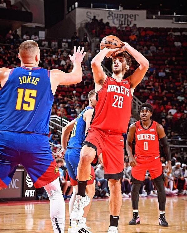 21 yaşındaki yıldız basketbolcunun Houston Rockets ile gelecek yılda sözleşmesi bulunuyor. Rockets'ın yeni sözleşme teklifi 2025-26 sezonundan itibaren geçerli olacak.