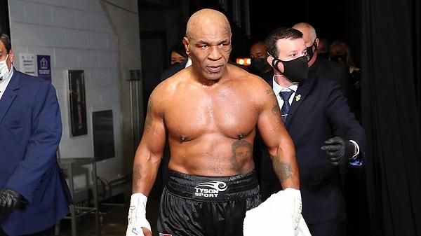 Eski Dünya Ağır Siklet Boks Şampiyonu 57 yaşındaki Mike Tyson, Netflix'te canlı yayınlanacak boks maçı için antrenmanlara başladı.