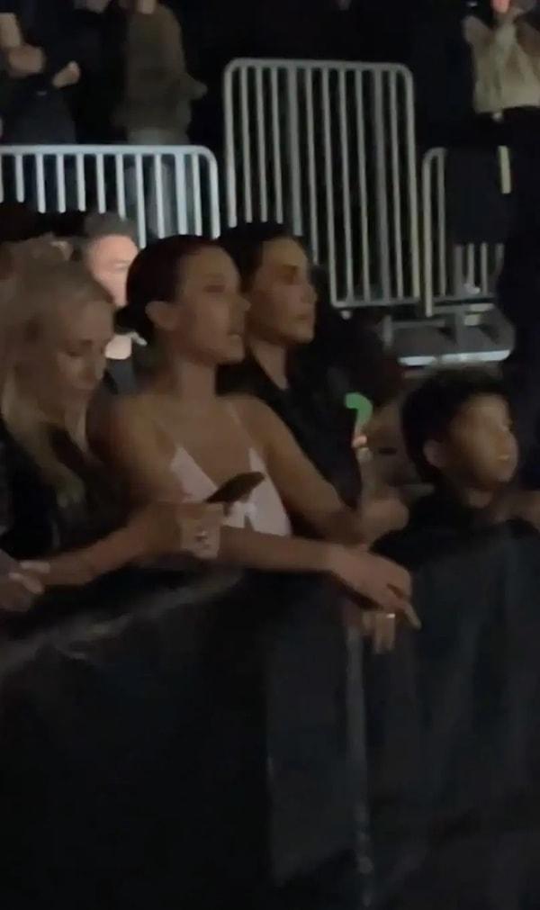 Kim Kardashian çocuklarıyla beraber West'in yeni albümünün dinleme partisine geldi ve Bianca ile yan yana oturdu.
