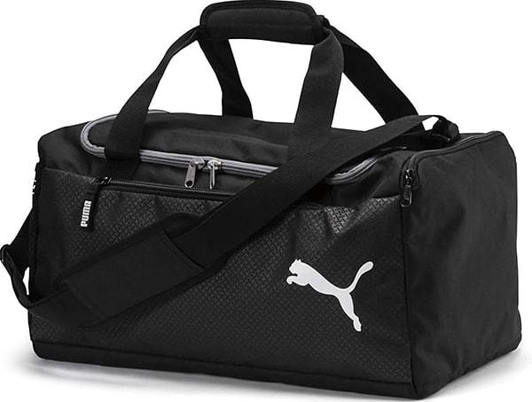 Spora giderken yanınızdan ayırmak istemeyeceğiniz yeni stil ikonunuz, Puma Fundamentals Sports Bag S Spor Çantası olacak!