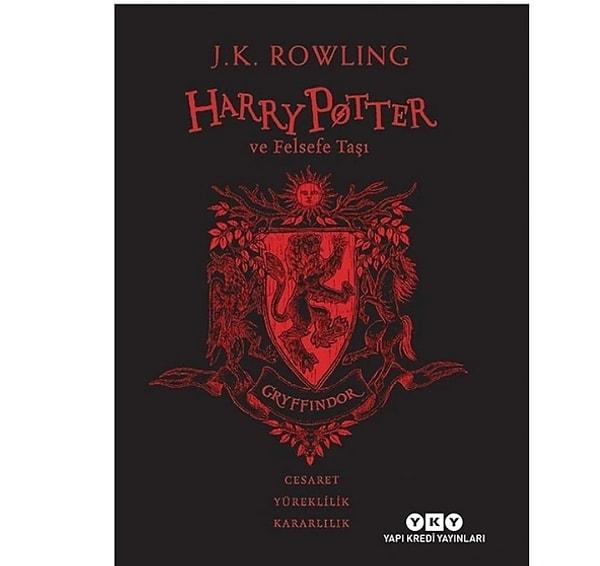 6. Serinin birinci kitabı olan Harry Potter ve Felsefe Taşı da 20. yıla özel Gryffindor baskısı ile kampanyaya dahil olan kitaplardan.